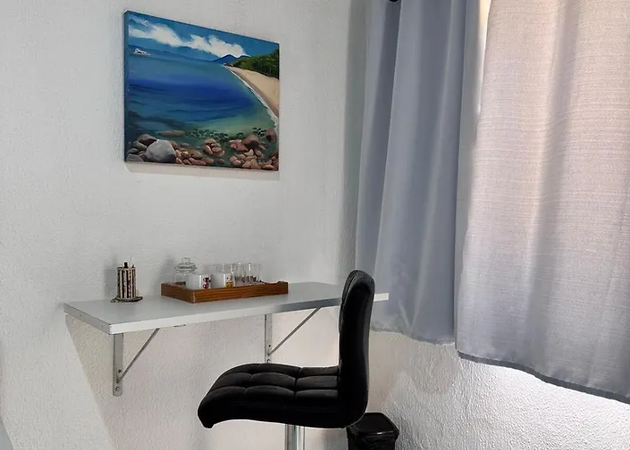 Suíte 3 com Ar-Condicionado, Geladeira, TV, Wi-Fi