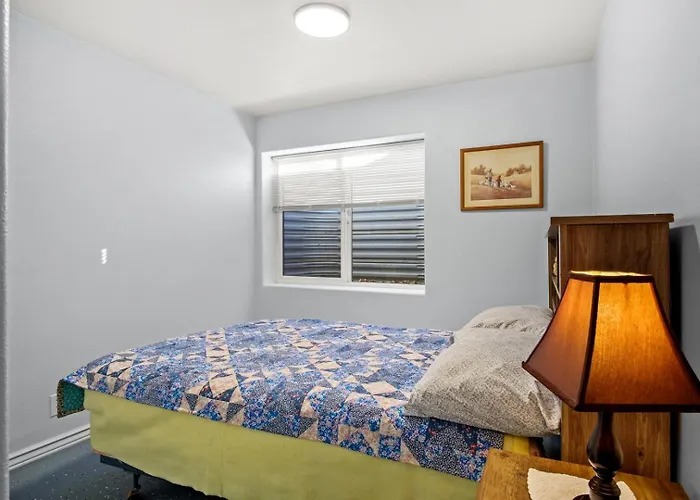 3Br Home • Near Maverik Center & Valley Fair