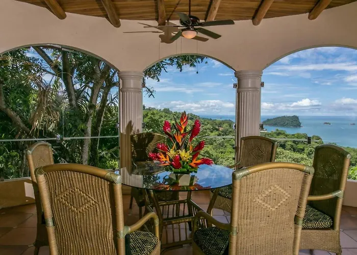 Castillo De Amber, 4 Aparts, 6 Bedrooms, Ocean Views, Central Location