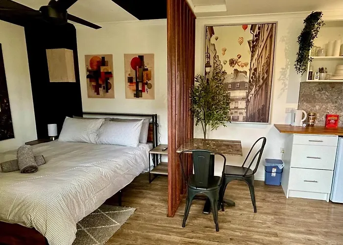 Guest House In East Devonport