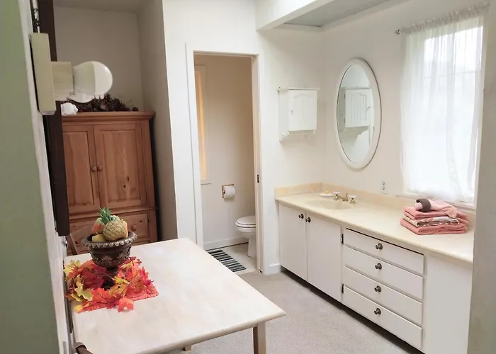 Elegant Suite-30 Day Minimum