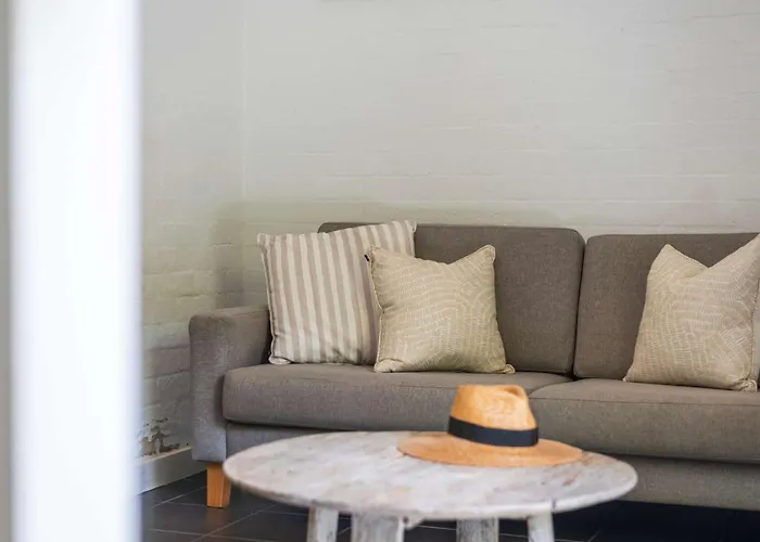 Bayshore Bungalow 9 - Oceanstays