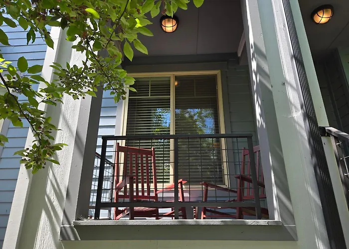 2Bd Sweetwater Condo - Community Park, Pool + Hot Tub