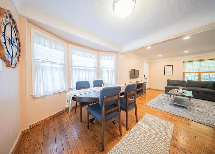 Springwells Park Townhouse Very Cozy