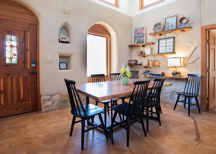 Sacred River Retreat For 12Ppl