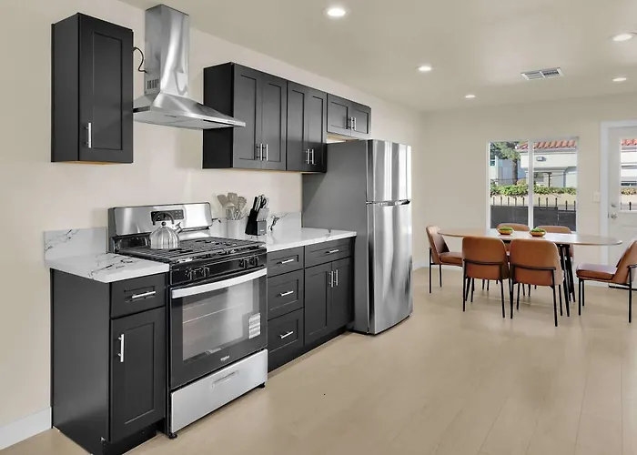 Stylish La Retreat Near Disney Knotts Sofi