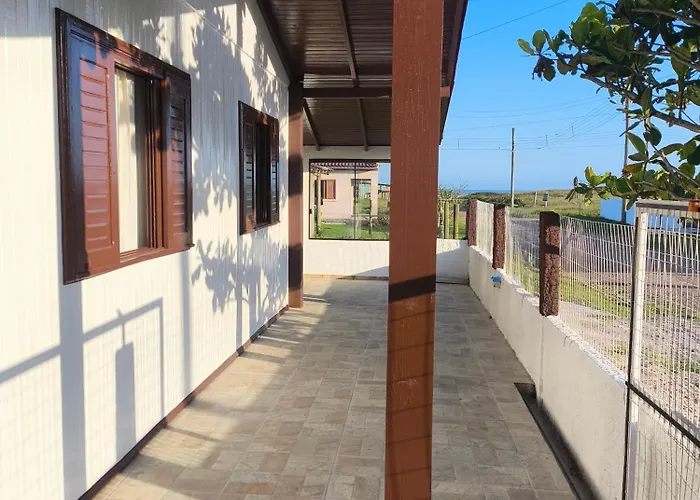 Branca - Refúgio com Bilhar, Churrasco e Vista Mar