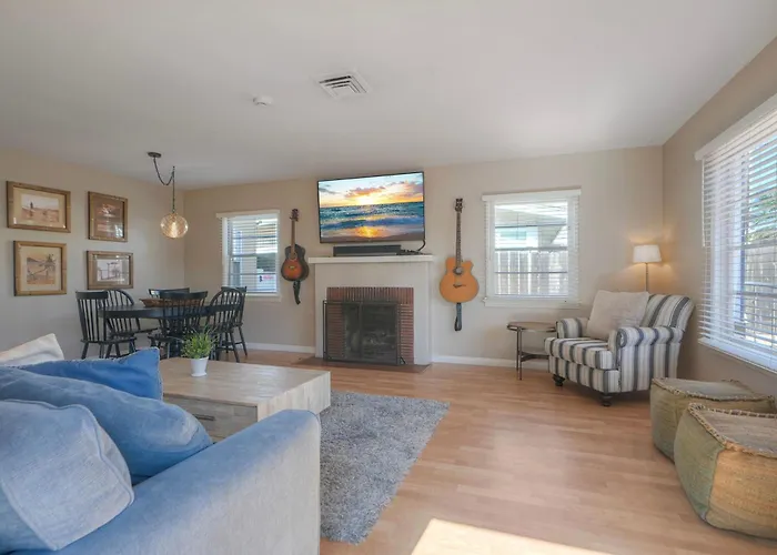 Coastal Cottage Steps From The Sand | Walk To Carlsbad Village, Dog-Friendly