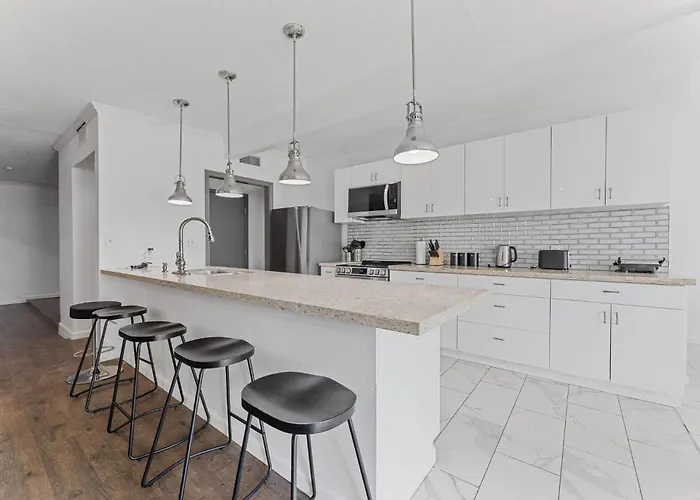 Newly Renovated 6Br 3Ba Port Arthur Home With Hot Tub