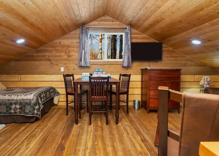 Riverfront, Authentic, Luxury Log Cabin-Bull Moose