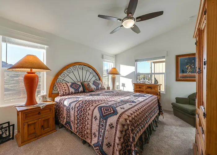 Mtn Views, 15 Mi To Dtwn Kingman: Family Home!