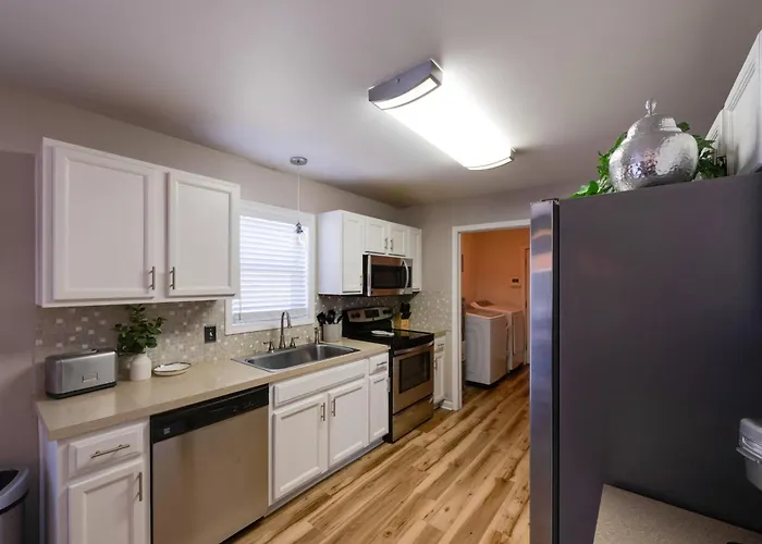 Milton Getaway Near Beach W/ Deck & Yard