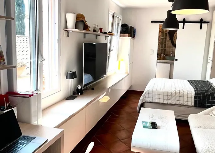 Petite Maison Independante, Vue Mer, Terrasse, Piscine Chauffee