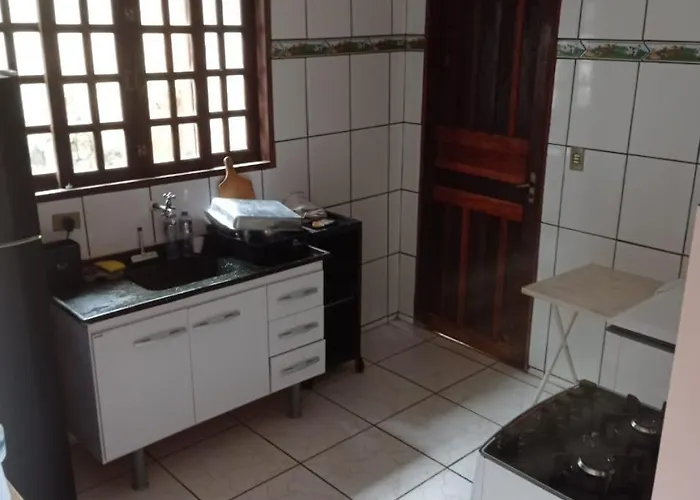 CASA EM ARAÇARIGUAMA TEMPORADa