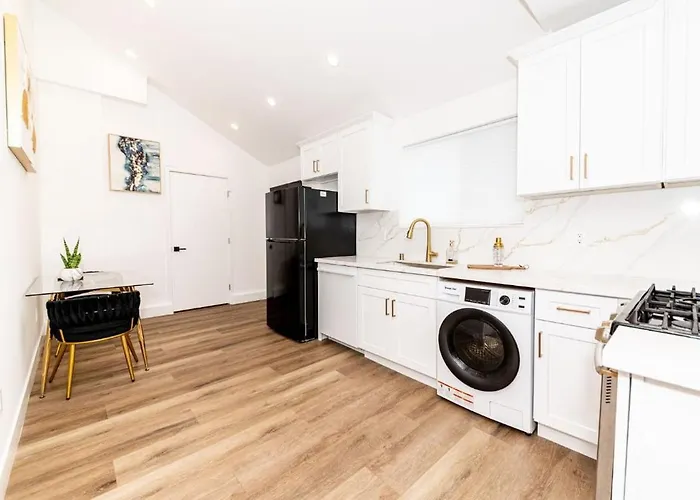 Stellar Sherman Oaks One Bedroom Close To Universal Studios