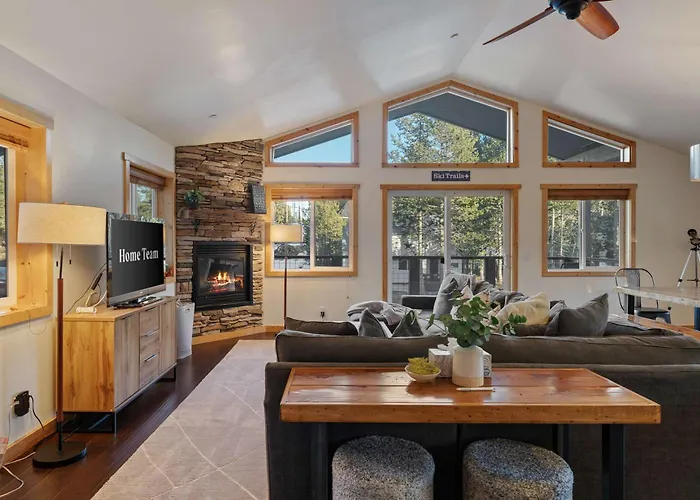 Mountain Retreat - Sleeps 7 - Canoe - Fireplace