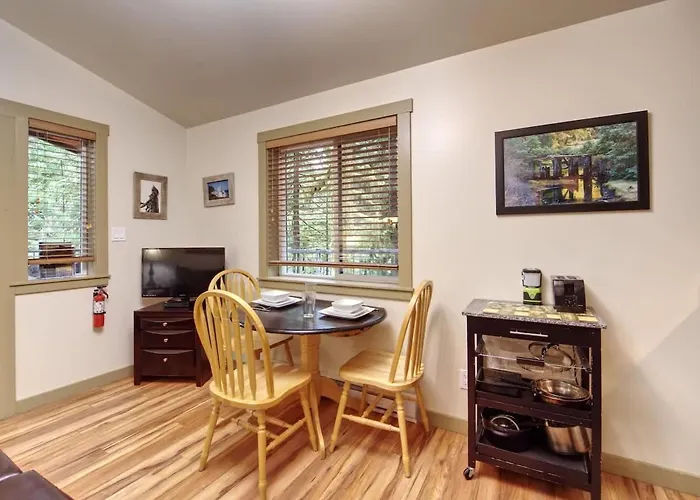 Hot Tub Oasis Among Trees - Pet Friendly
