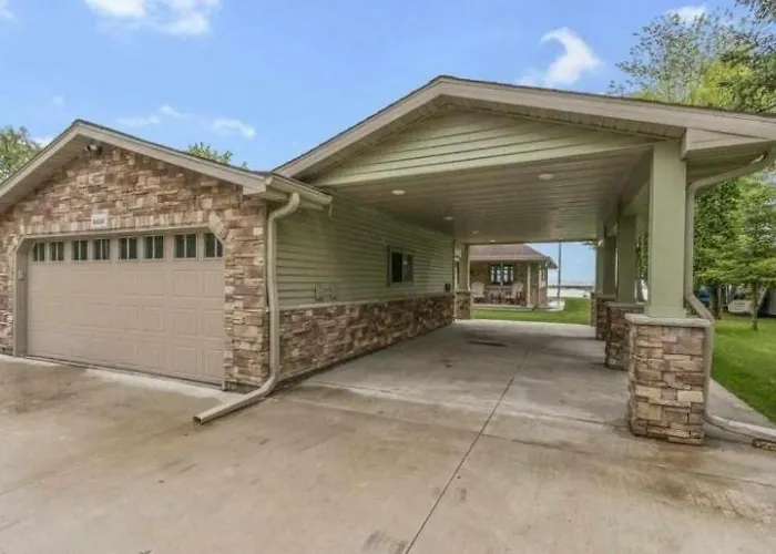 Shawano Lake Retreat