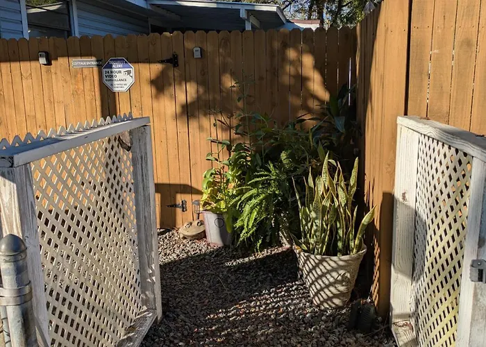 Cottage & Garden