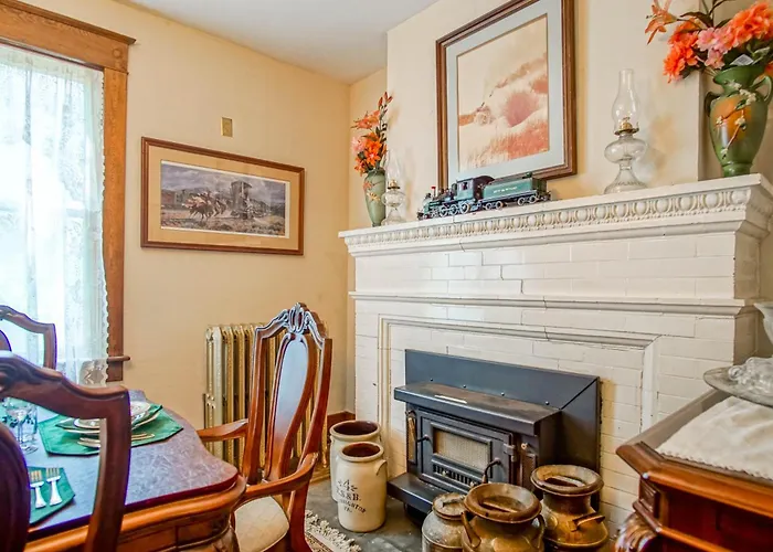 5 Br: Historic Glaab House In Cass, With Ac, Amazing Kitchen, Covered Porches, Historical Landmark
