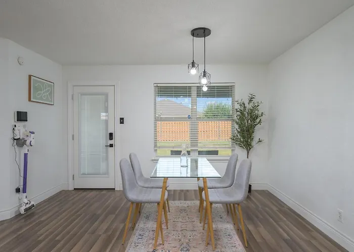 Stylish Pet Friendly Killeen 3Br With Fenced Backyard