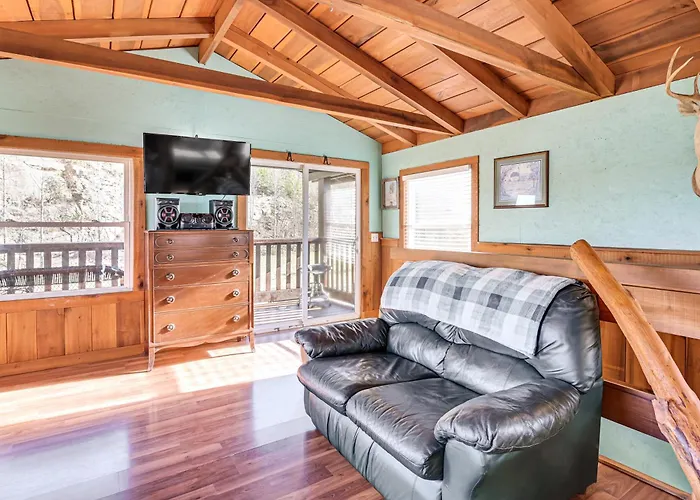 Peaceful 'Mountain Cabin' W/ Views In Williamsburg