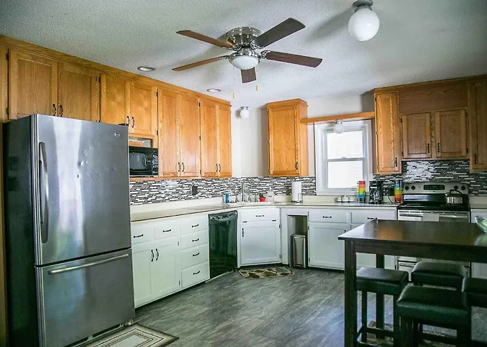 Paradise By The Park - 3 Bd And 1 Ba Family Getaway