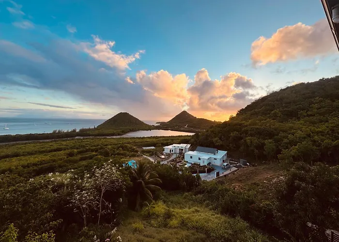 Sunset Sol - 3 Bedroom Breathtaking Ocean Views Near Hermitage Bay
