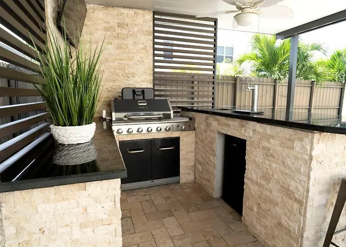 4Br Vacation Home With Spa, Pool, Outdoor Bbq&Patio