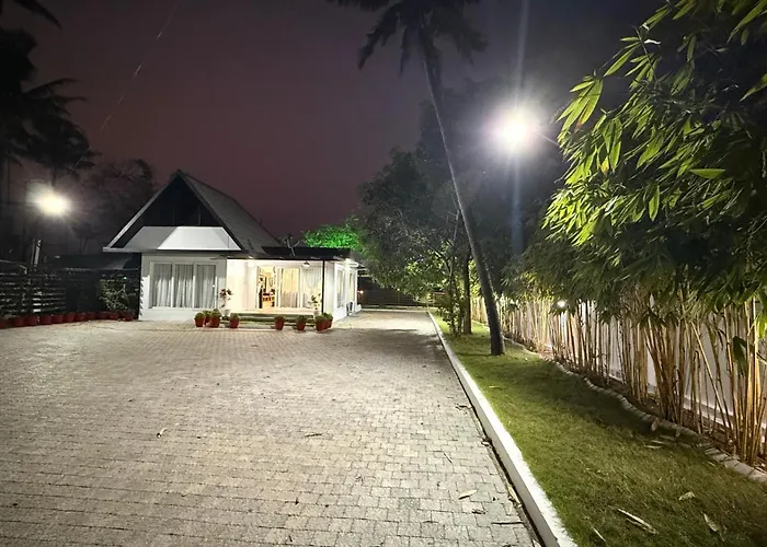 Mayooram Back Water Pool Villa