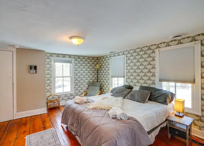 Historic Family Retreat On The At & Housatonic!