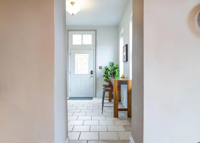 Gorgeous Benton Park Manor Abodebucks
