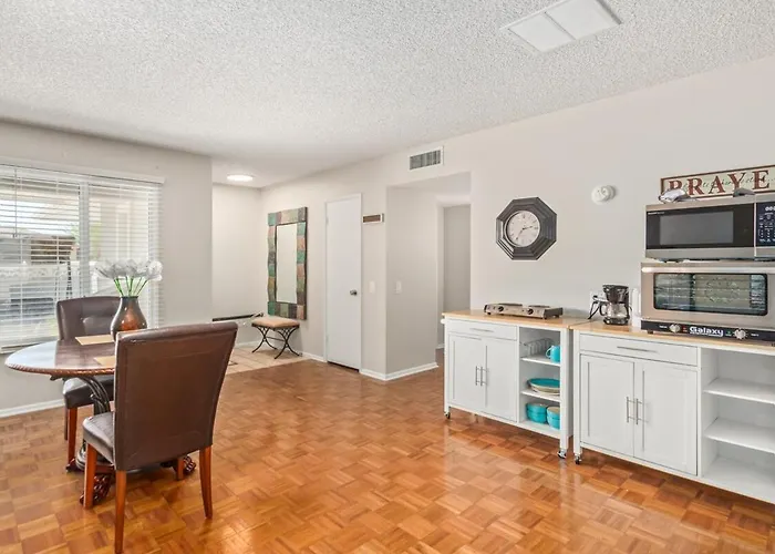 Simple Oasis I 1Br, Ensuite, Courtyard, Sunsets
