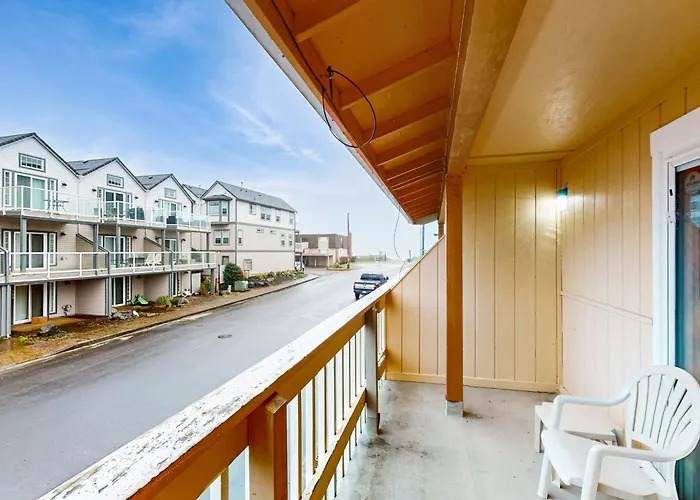 Sea Treasures Inn #206