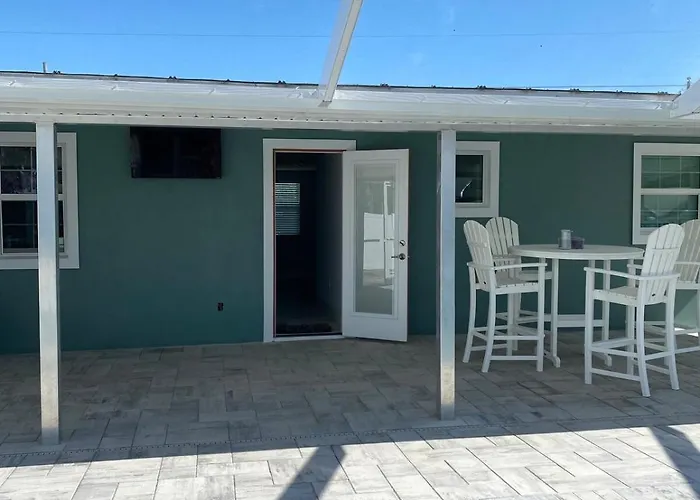 Waterfront Fishermans Retreat - Quick Harbor Access - Heated Pool