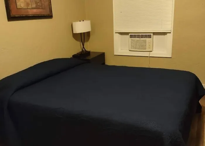 Elma Lodge And Suites