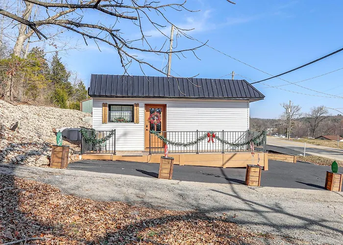 Walk To Current River: Ozarks Adventure Home!