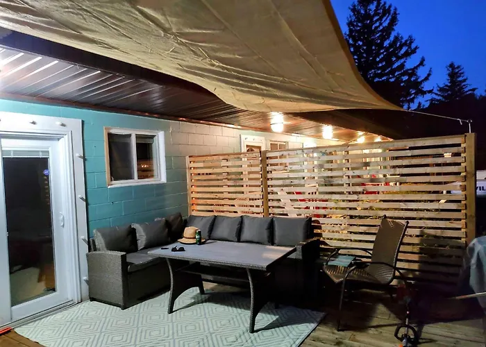 Sunset Cottage, 3 Min Walk To Beach, Sleeps 7