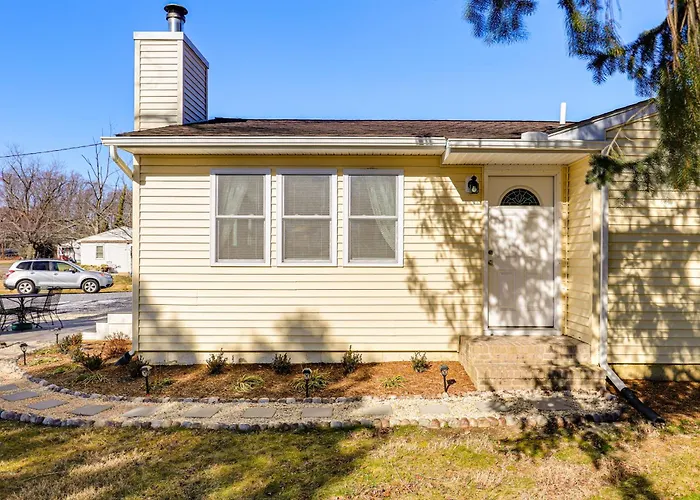 3 Mi To Washington College! Updated Home W/ Patio