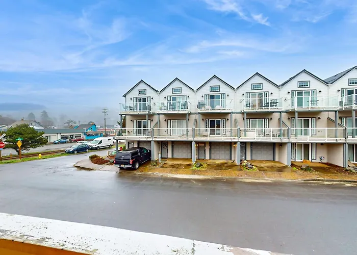 Sea Treasures Inn #206
