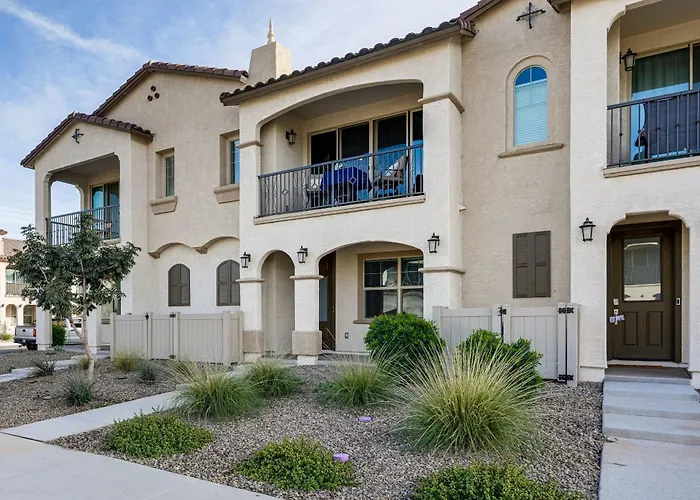 Snowbird Escape W/ Pool, 7 Mi To Dtwn Gilbert!
