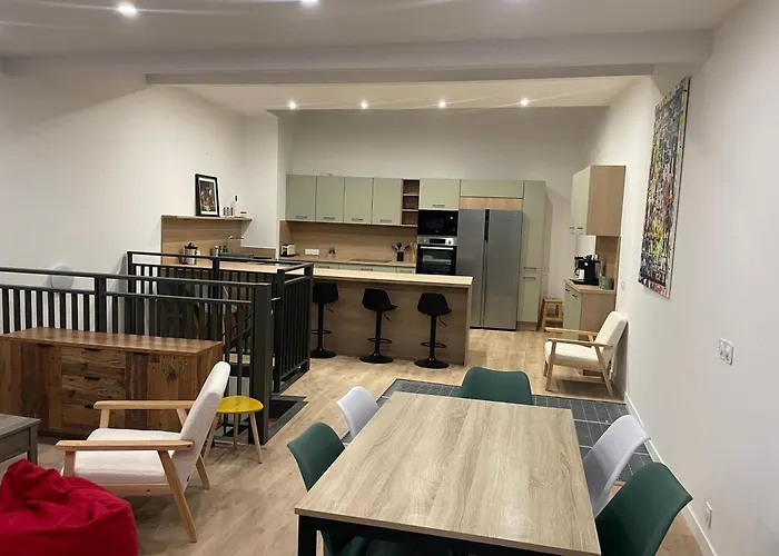 Chambre Independante Avec Salle De Bain Privative Dans Maison Renovee