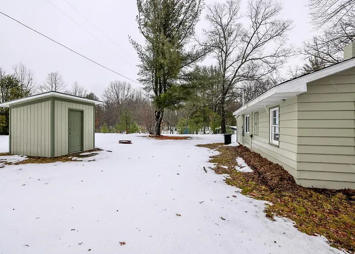 Fish, Bike & Hike! Wooded Irons Getaway Near River