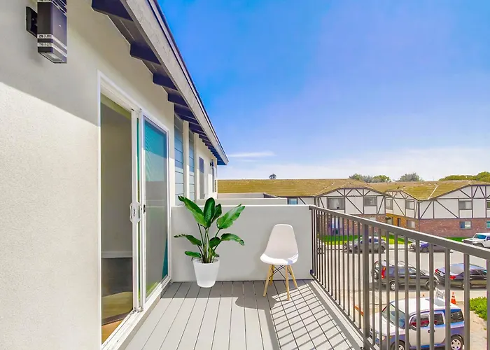 Entire Private House With 3 Bedrooms, 3 Bath, King Bed, 2 Parking Near San Diego Downtown & Beach, Available Now