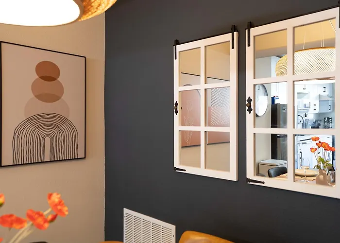Designer Daylight Basement Near Edmonds Downtown