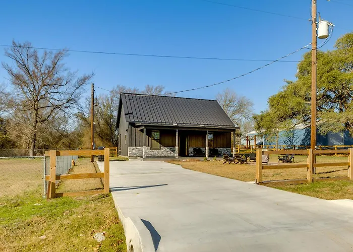 Modern 2Br Near Lake Somerville & Round Top