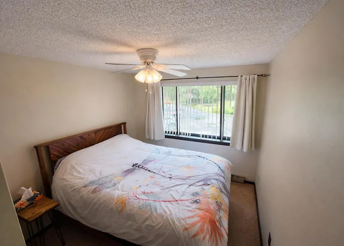 Lakefront Townhome Chestertown "Lakeside Escape"