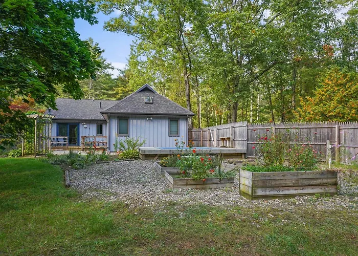 8 Mi To Saratoga Race Course: Quiet Family Home