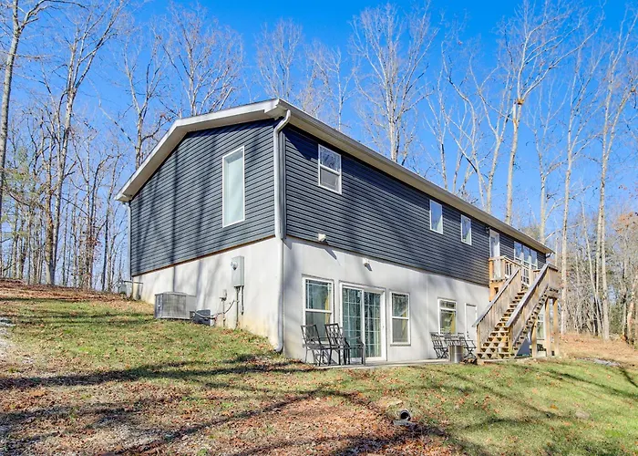 Near State Park! Pet-Friendly Home In Crossville