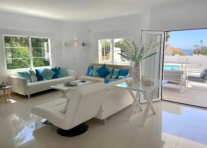 Villa Mariposa With Sea Views
